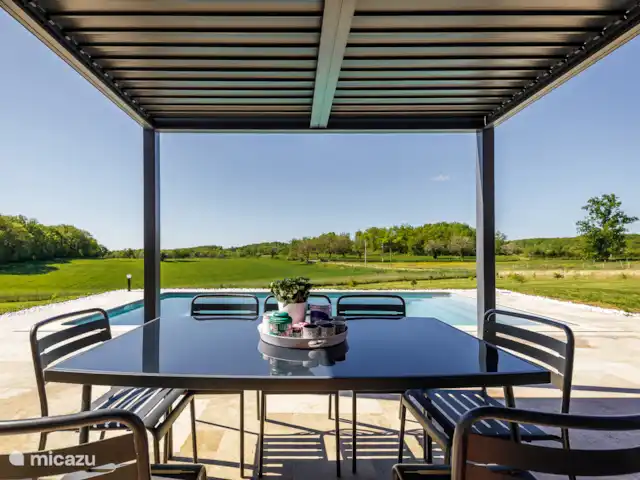 Les Huttes | France, Lot, Montgesty - maison de vacances De la terrasse, une belle vue sur la prairie