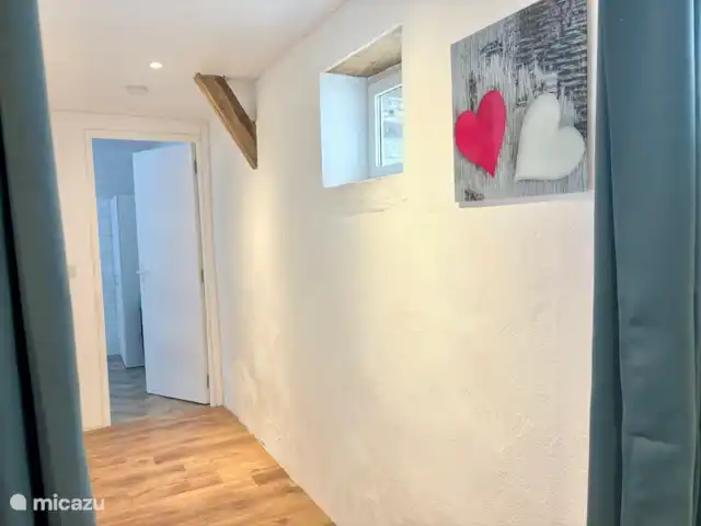 Maison CouCou 2 | France, Dordogne, Jumilhac-le-Grand - gîte / cottage Couloir menant à la chambre au rez-de-chaussée.