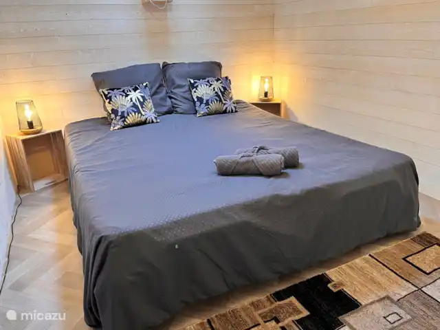 Maison CouCou 2 | France, Dordogne, Jumilhac-le-Grand - gîte / cottage ...... Un lit double au rez-de-chaussée pour qu’il ne soit pas nécessaire de monter les escaliers.