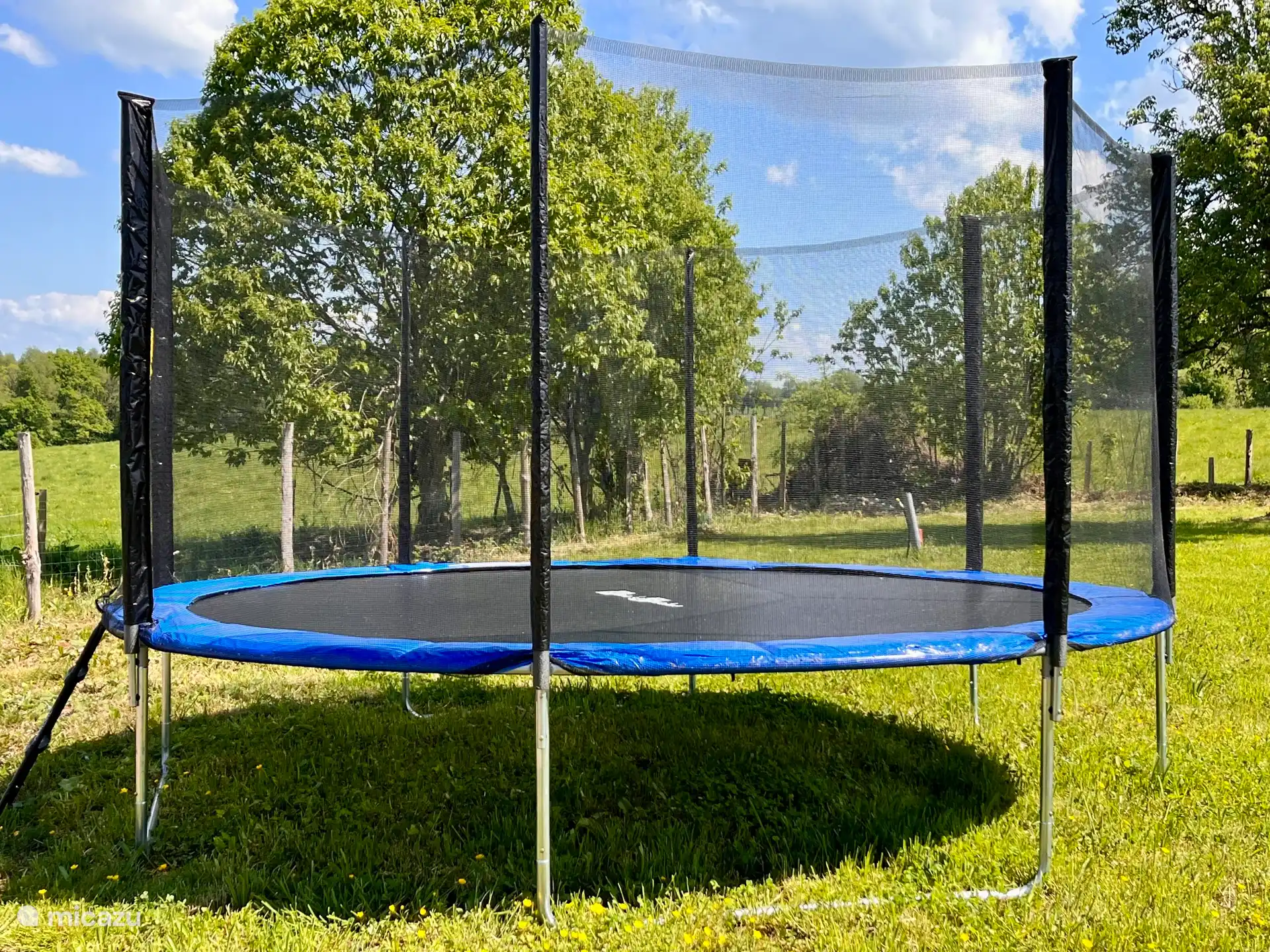 Grand trampoline