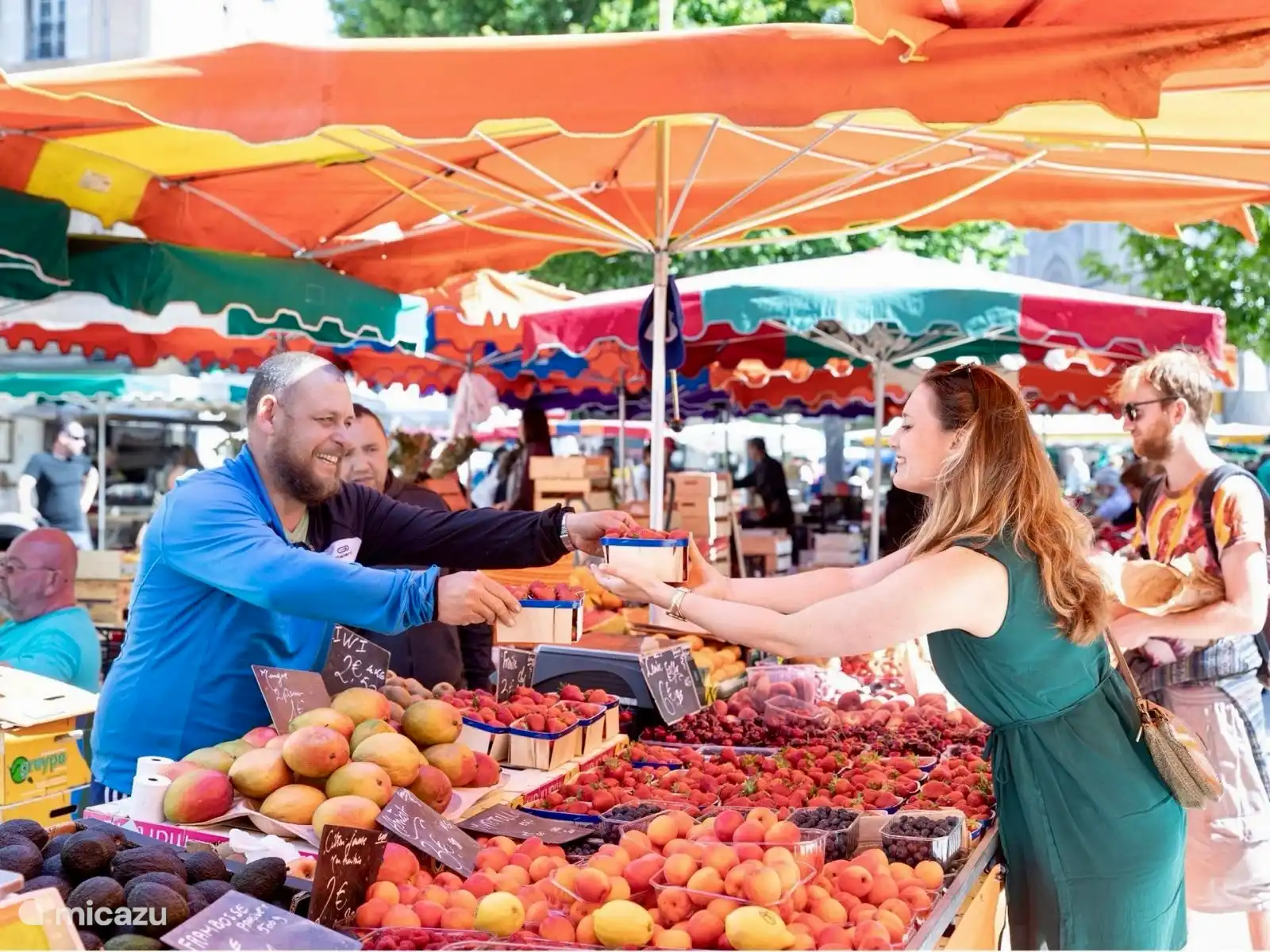 Flâner dans les marchés.