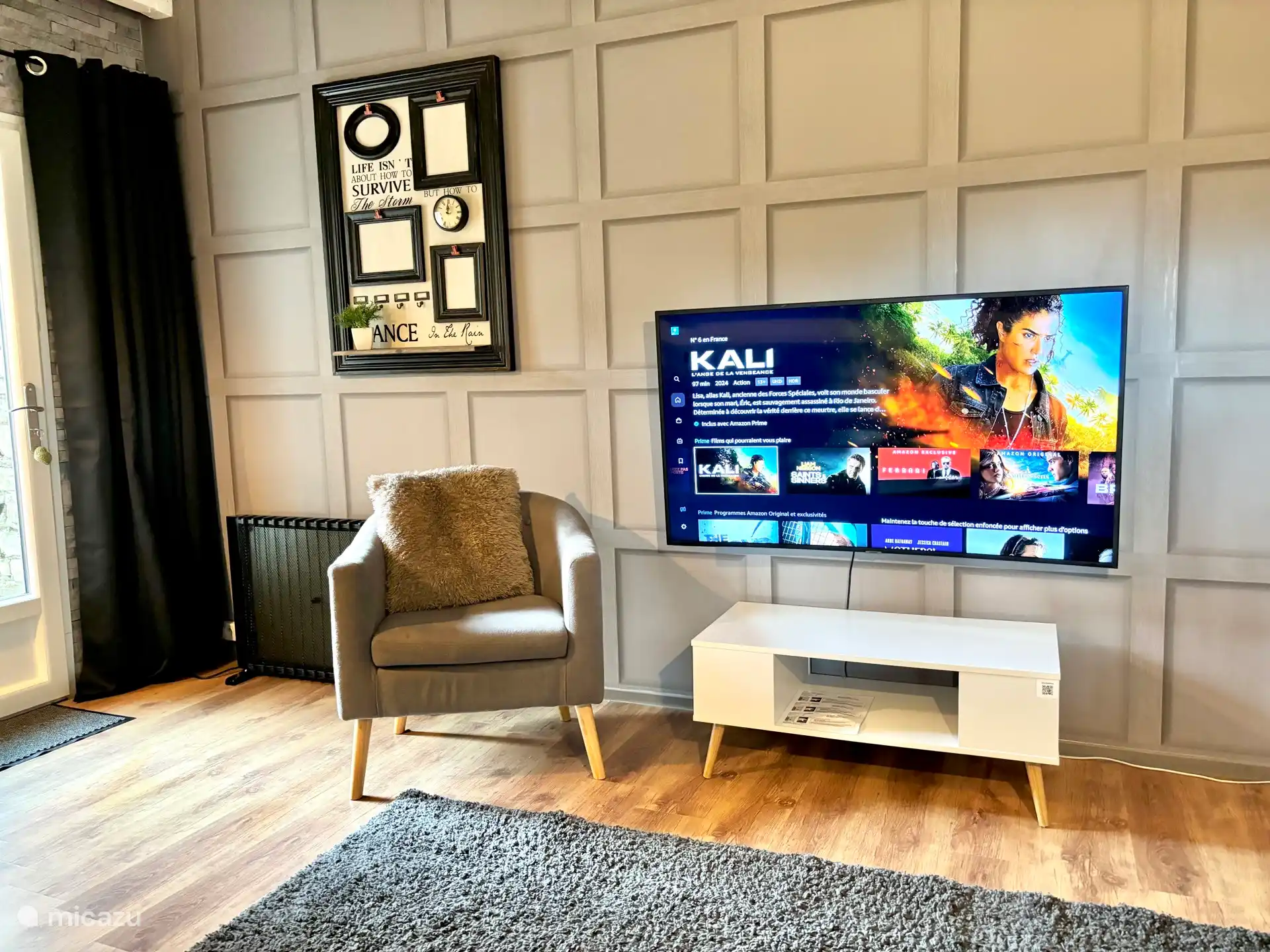 La Maison CouCou II dispose d’une grande télévision connectée avec, entre autres. Télévision néerlandophone via NL et Netflix.