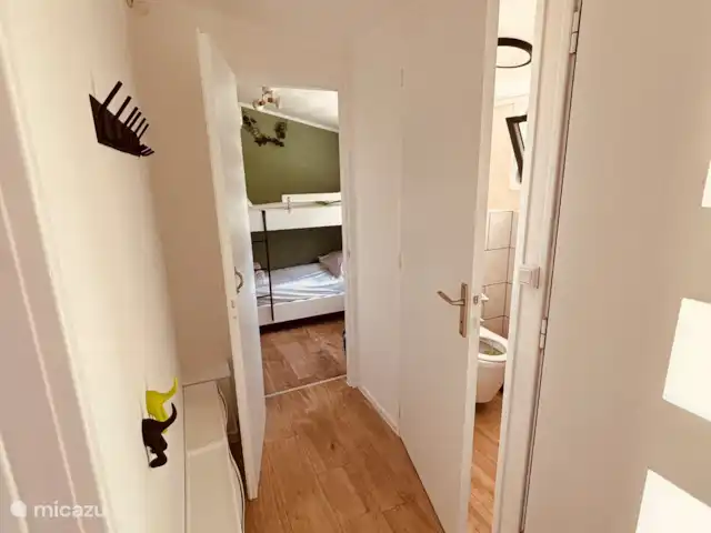 Château Corma | France, Charente, Écuras - maison de vacances Vue de la troisième chambre depuis le hall / l’entrée