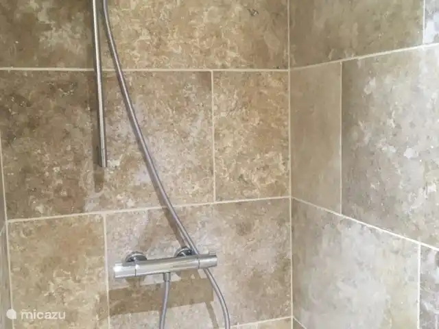 Maison Bonnecoste B&B - Suite 1 | France, Lot, Calès (Lot) - chambres d'hôtes Douche à l’italienne