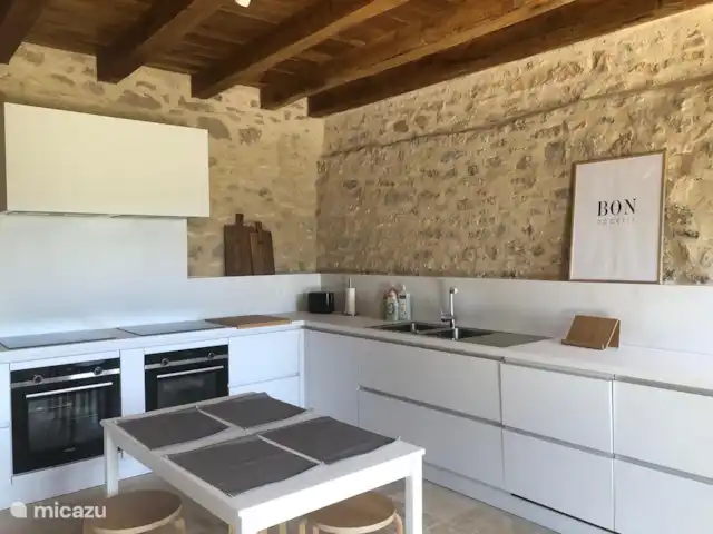 Maison Bonnecoste B&B - Suite 1 | France, Lot, Calès (Lot) - chambres d'hôtes Cuisine partagée