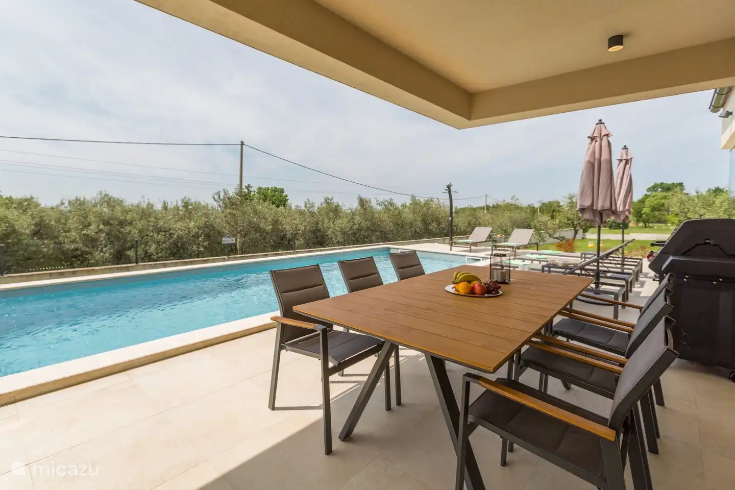 Esstisch für den Außenbereich