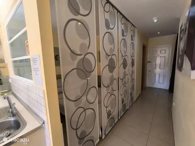 Location de Vacances Espagne, Tenerife, Los Cristianos, studio - Port du château corridor