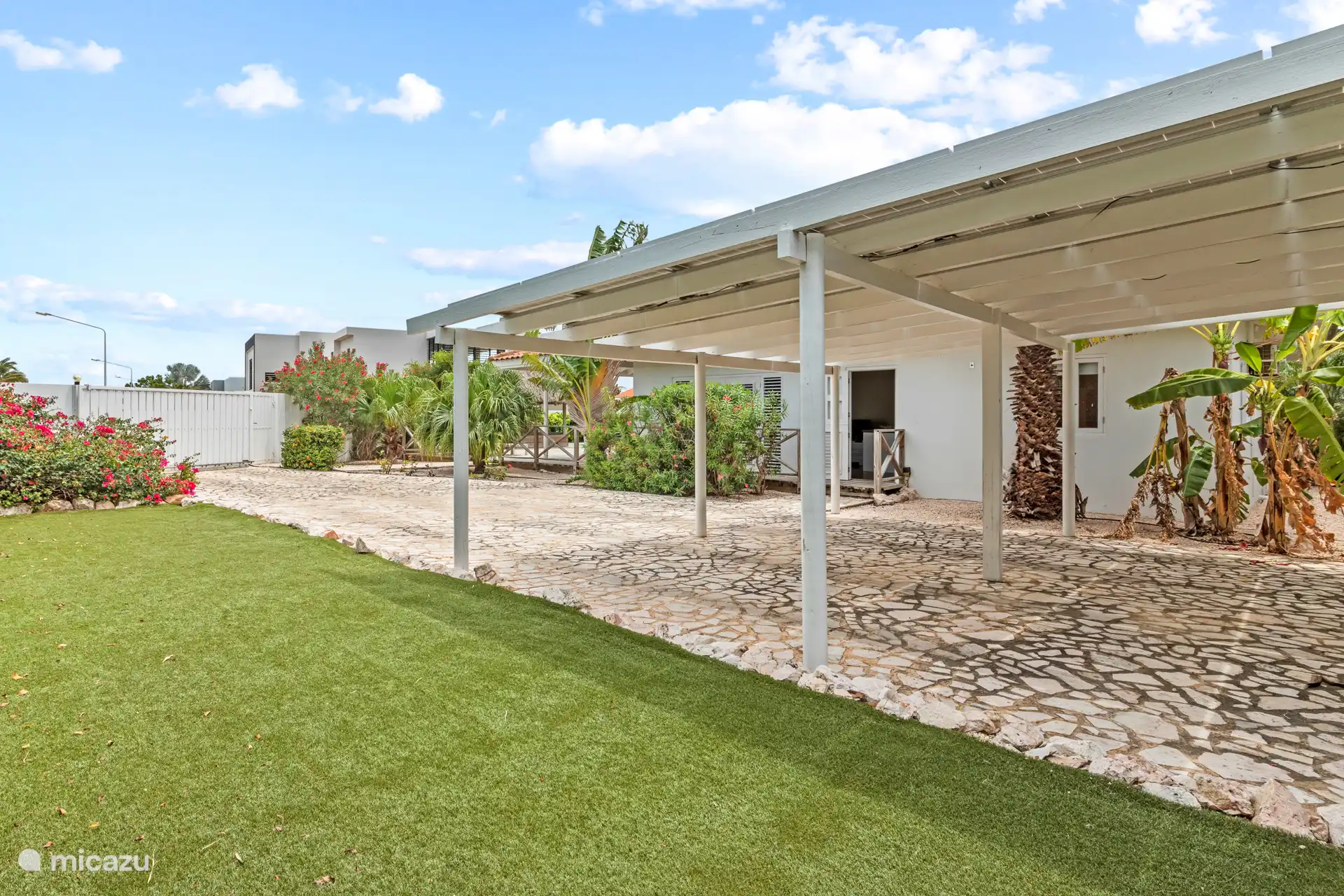 Prive parkeren achter gesloten toegangspoort