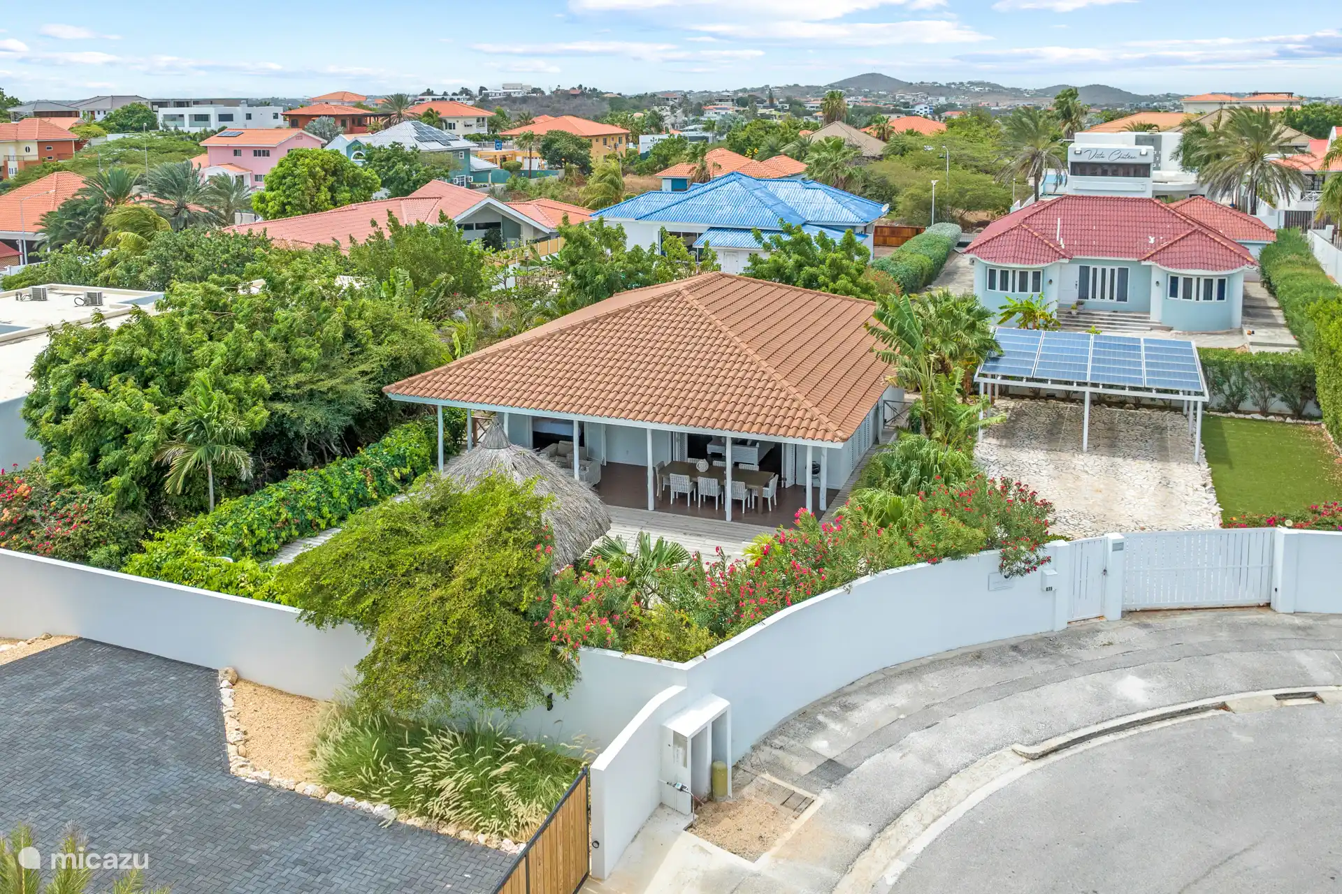 Luchtfoto van de villa.