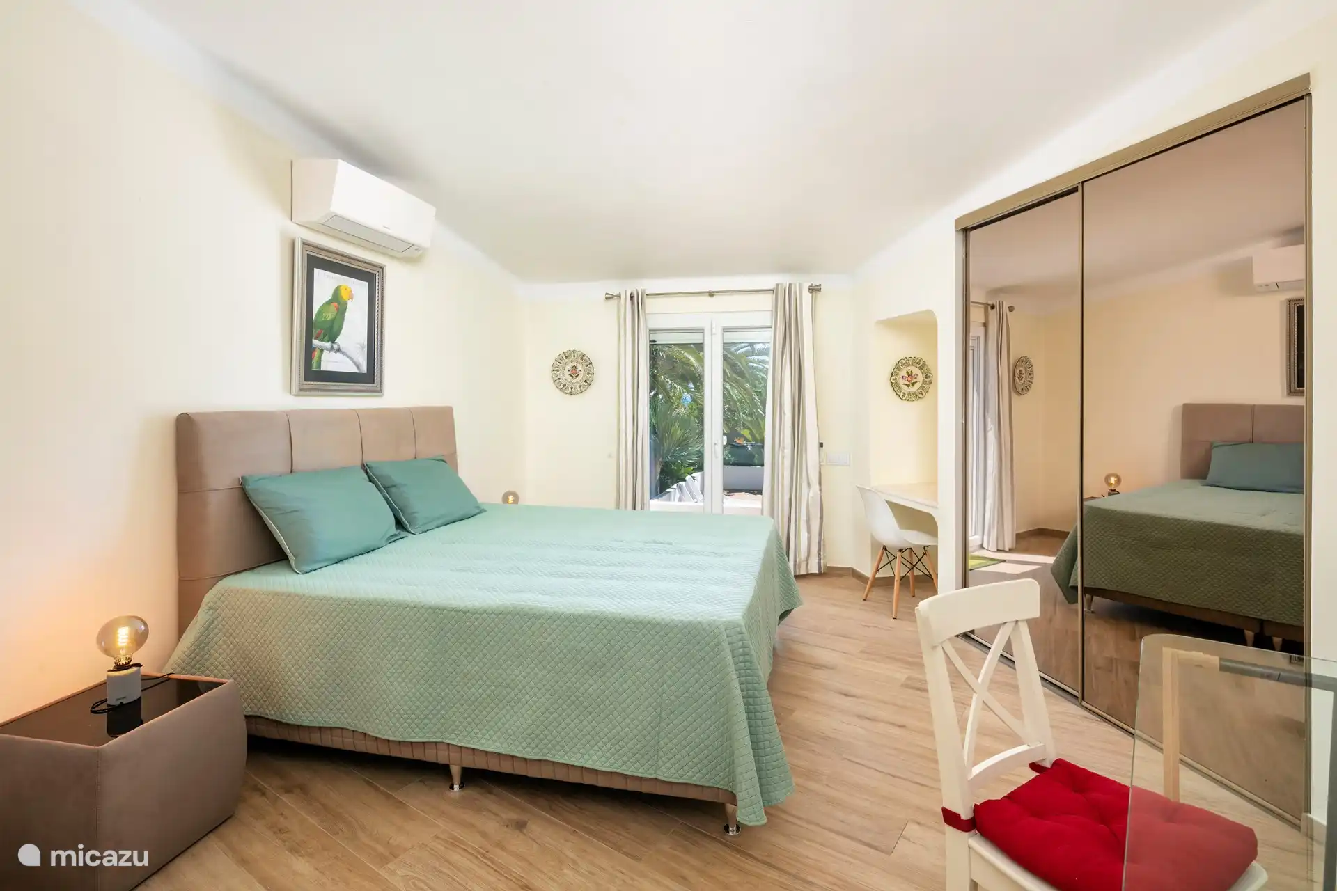 Chambre N°1 assez grande pour avoir un lit bébé ou un lit enfant