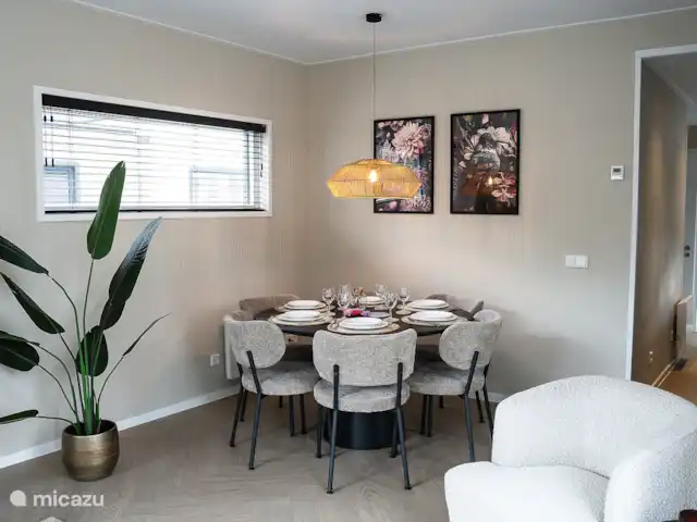 Cabaña forestal Casa Kuin en Países Bajos, Overijssel, Haarle - chalet Acogedora zona de comedor para cenar
