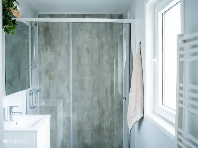 Cabaña forestal Casa Kuin en Países Bajos, Overijssel, Haarle - chalet Cuarto de baño con amplia ducha a ras de suelo