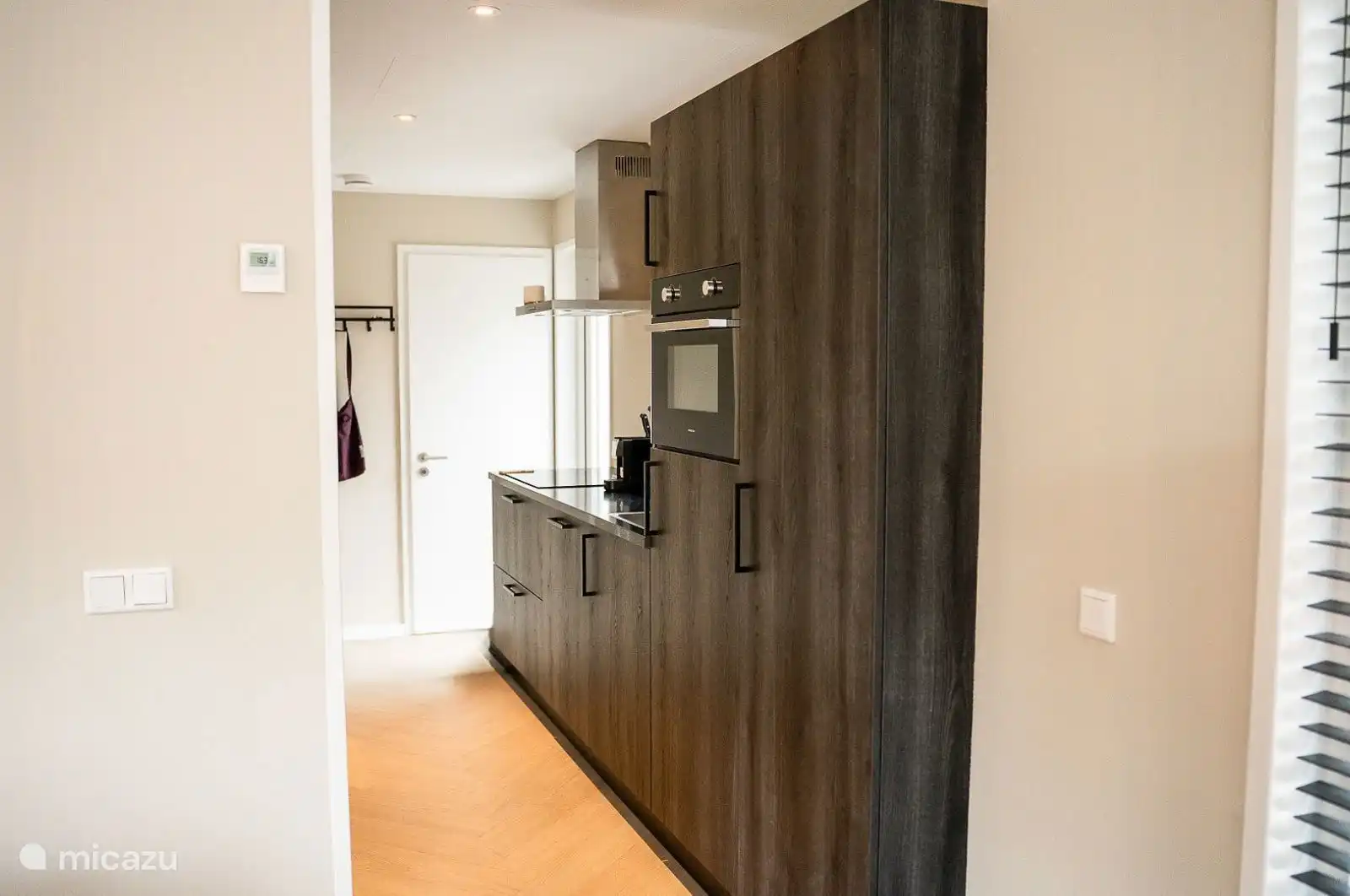 Cuisine entièrement équipée avec de nombreux accessoires. 