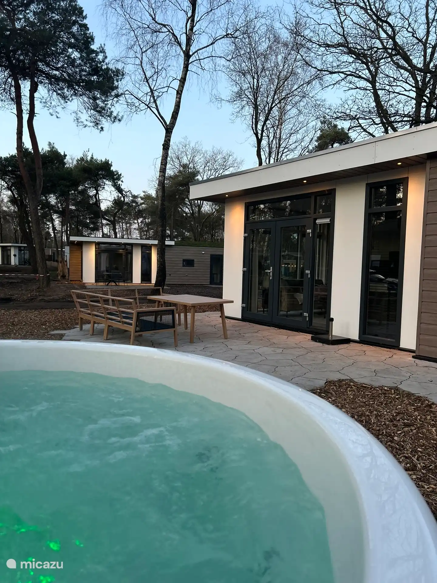 Boshuisje Casa Kuin avec un grand jardin et un luxueux bain à remous privé