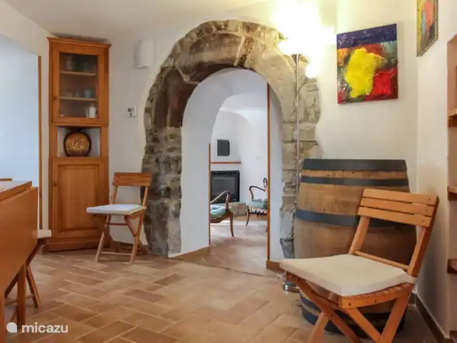 Location de Vacances Italie, Ligurie, Apricale, appartement - Retraite de Lil Apricale ! Salon mignon !