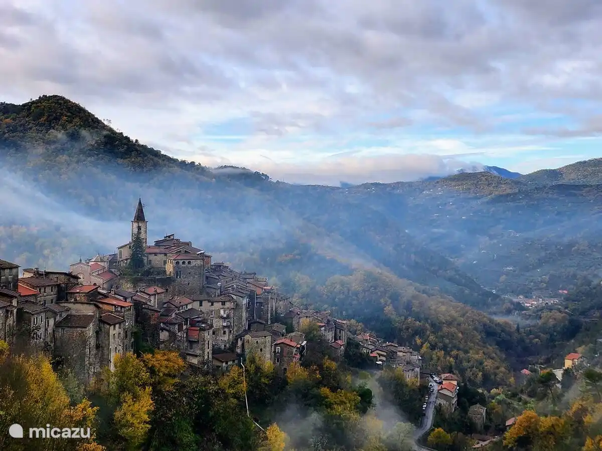So viele gute Wanderungen, die das Dorf umrunden