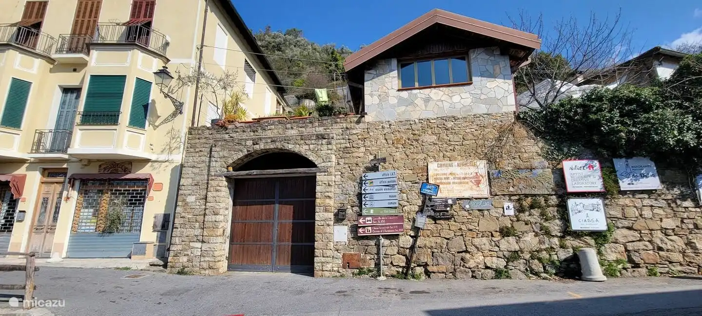 Einer von vielen Parkplätzen. Parken kann SCHWIERIG sein!!