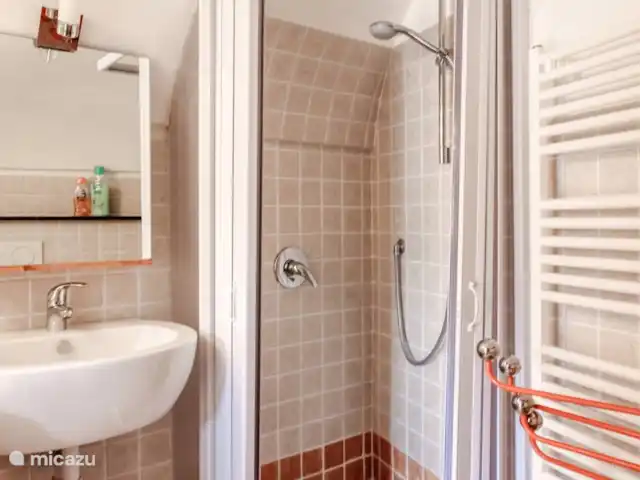 Location de Vacances Italie, Ligurie, Apricale, appartement - Retraite de Lil Apricale ! salle de Bains!