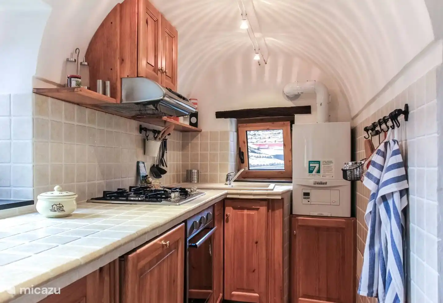 Woah, schau dir diese Küche an, WOWIE!