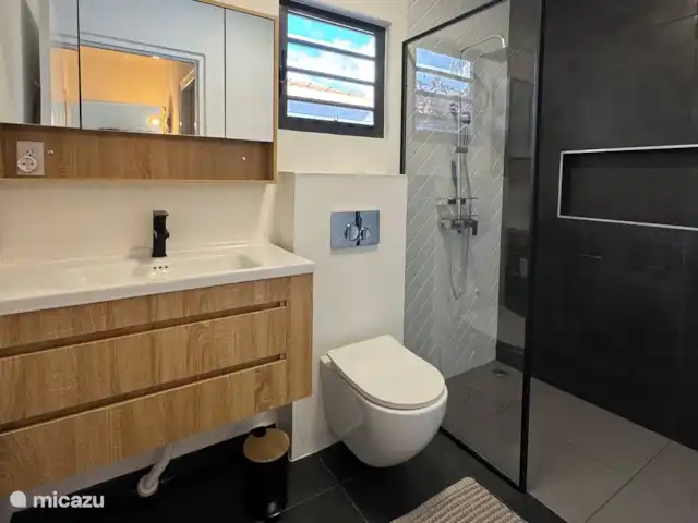 Location de Vacances Curaçao, Banda Ariba (est), Jan Thiel, maison de vacances - Casita Apapacho Puru Jan Thiel  Ensemble complet de casseroles de bonne qualité.