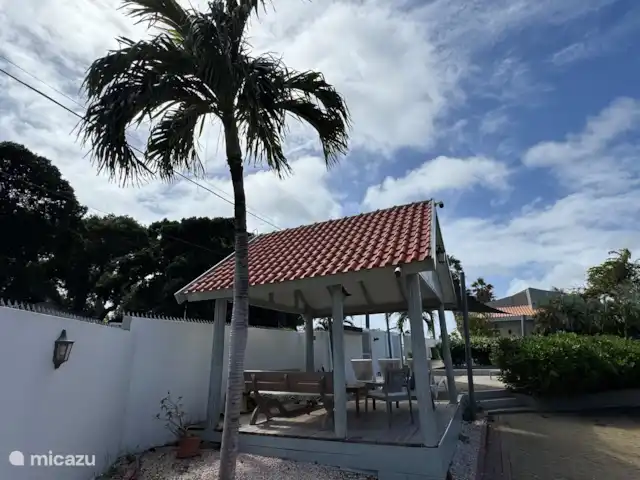 Location de Vacances Curaçao, Banda Ariba (est), Jan Thiel, maison de vacances - Casita Apapacho Puru Jan Thiel  Salon partagé au bord de la piscine partagée