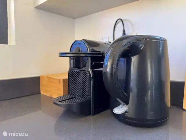 Location de Vacances Curaçao, Banda Ariba (est), Jan Thiel, maison de vacances - Casita Apapacho Puru Jan Thiel  Une machine nespresso et une bouilloire.