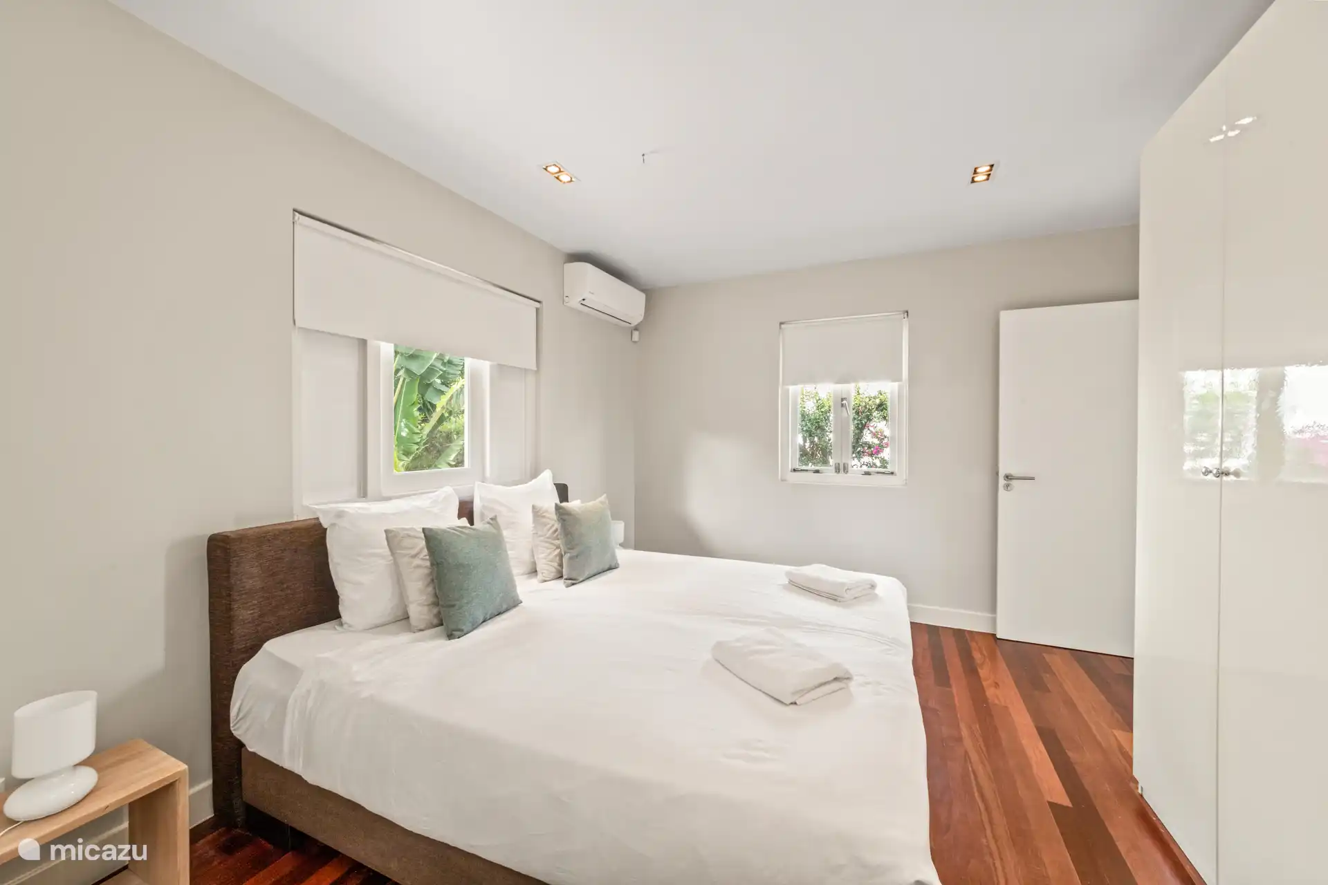 Schlafzimmer mit aico