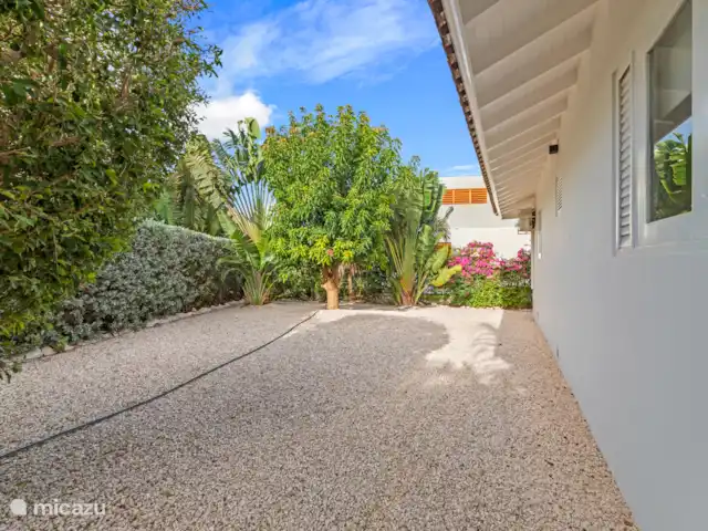 Villa Solaya 2, Jan Thiel huren in Curaçao, Banda Ariba (oost), Jan Thiel - villa Besloten tropische tuin