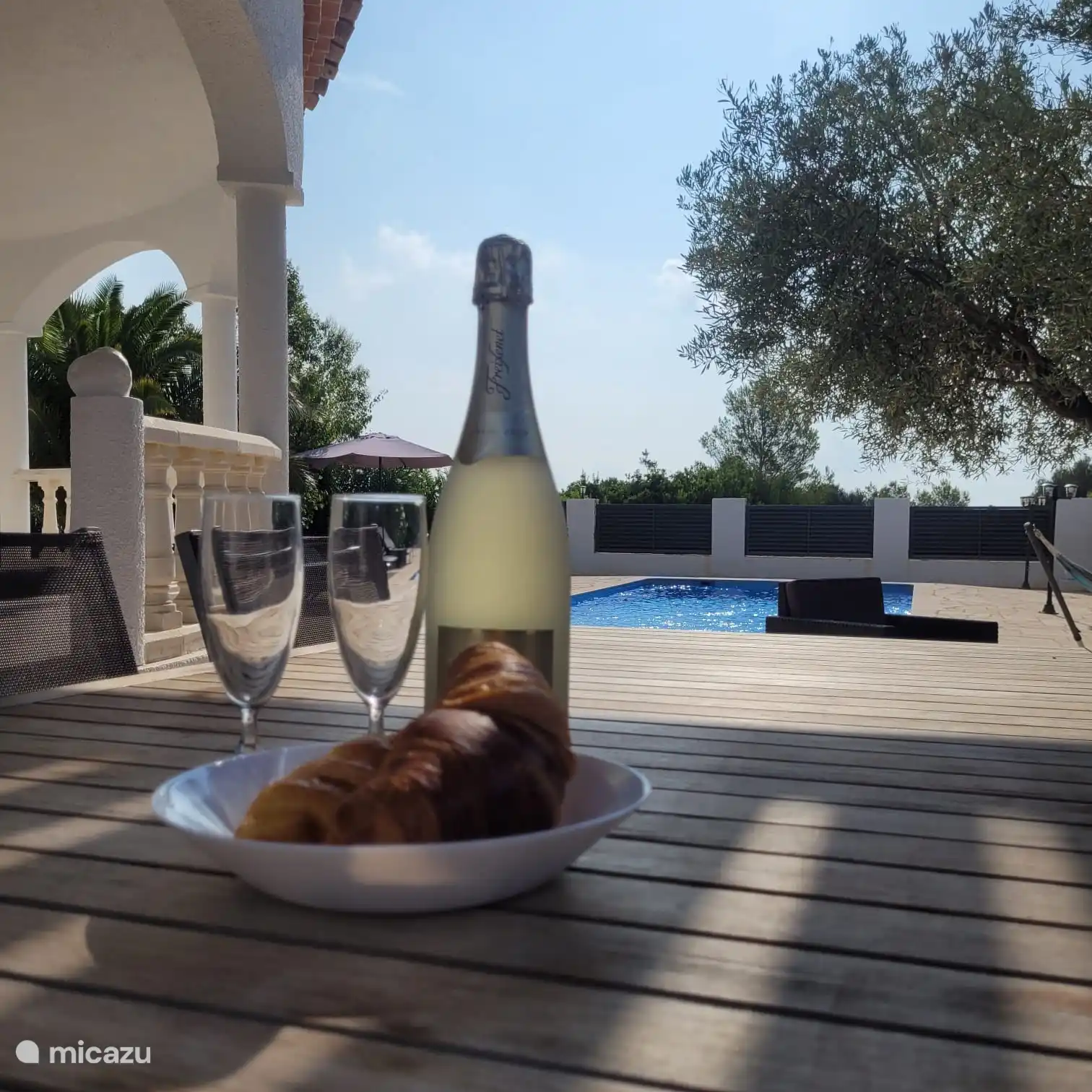 Essbereich unter der Pergola