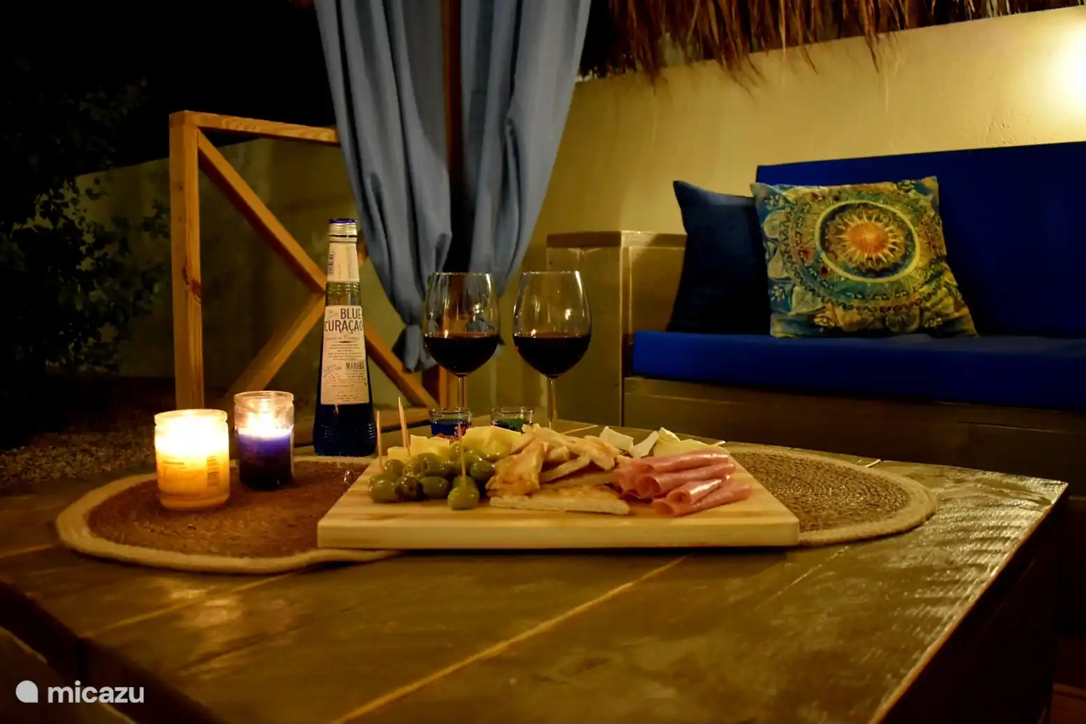 La palapa se presta para un buen trago 