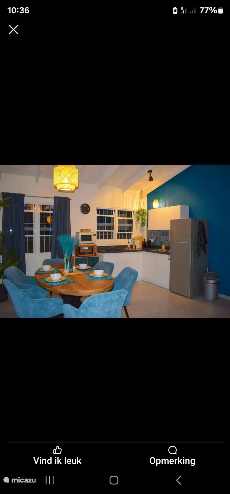 cocina con mesa de comedor