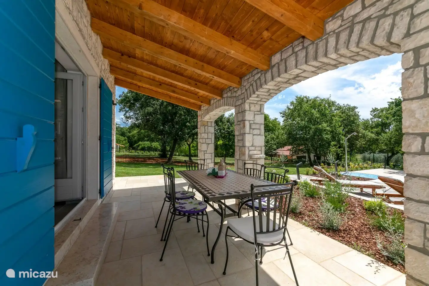 Veranda + Esstisch für den Außenbereich