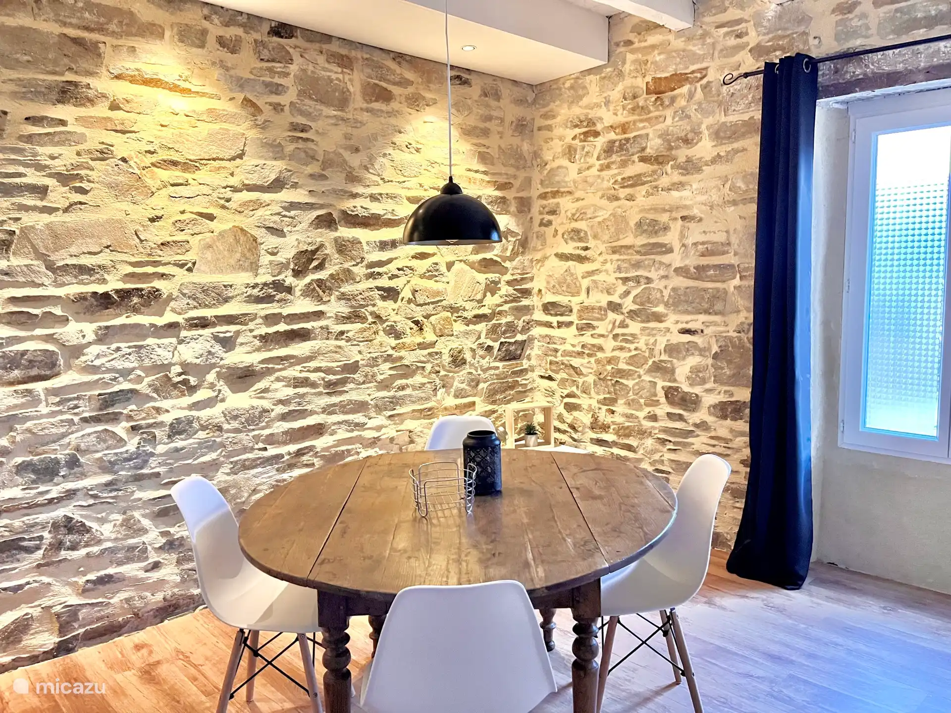 Restaurierte Mauern pierre apparente des Maison CouCou III.