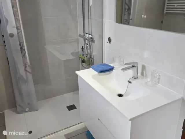 vakantiehuis huren in Spanje, Costa Blanca, Benidoleig – La Isabella Badkamer 1