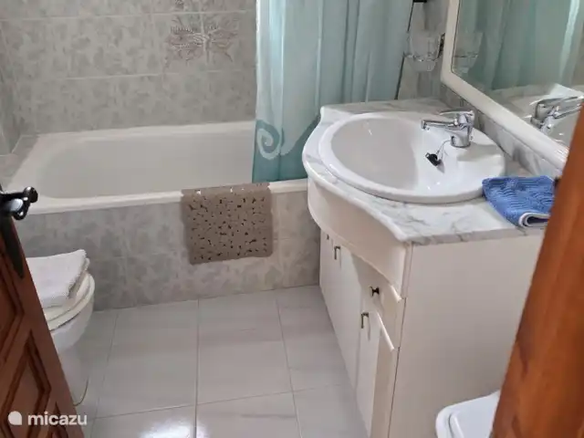 vakantiehuis huren in Spanje, Costa Blanca, Benidoleig – La Isabella Badkamer 2