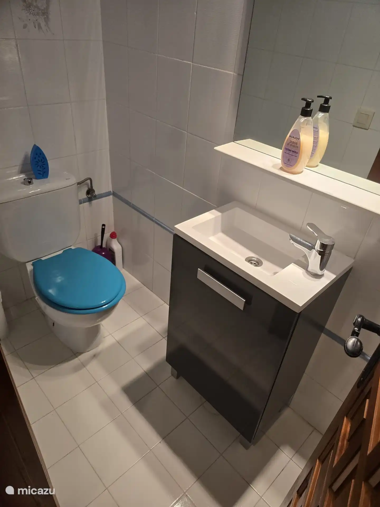 Toilettes au rez-de-chaussée