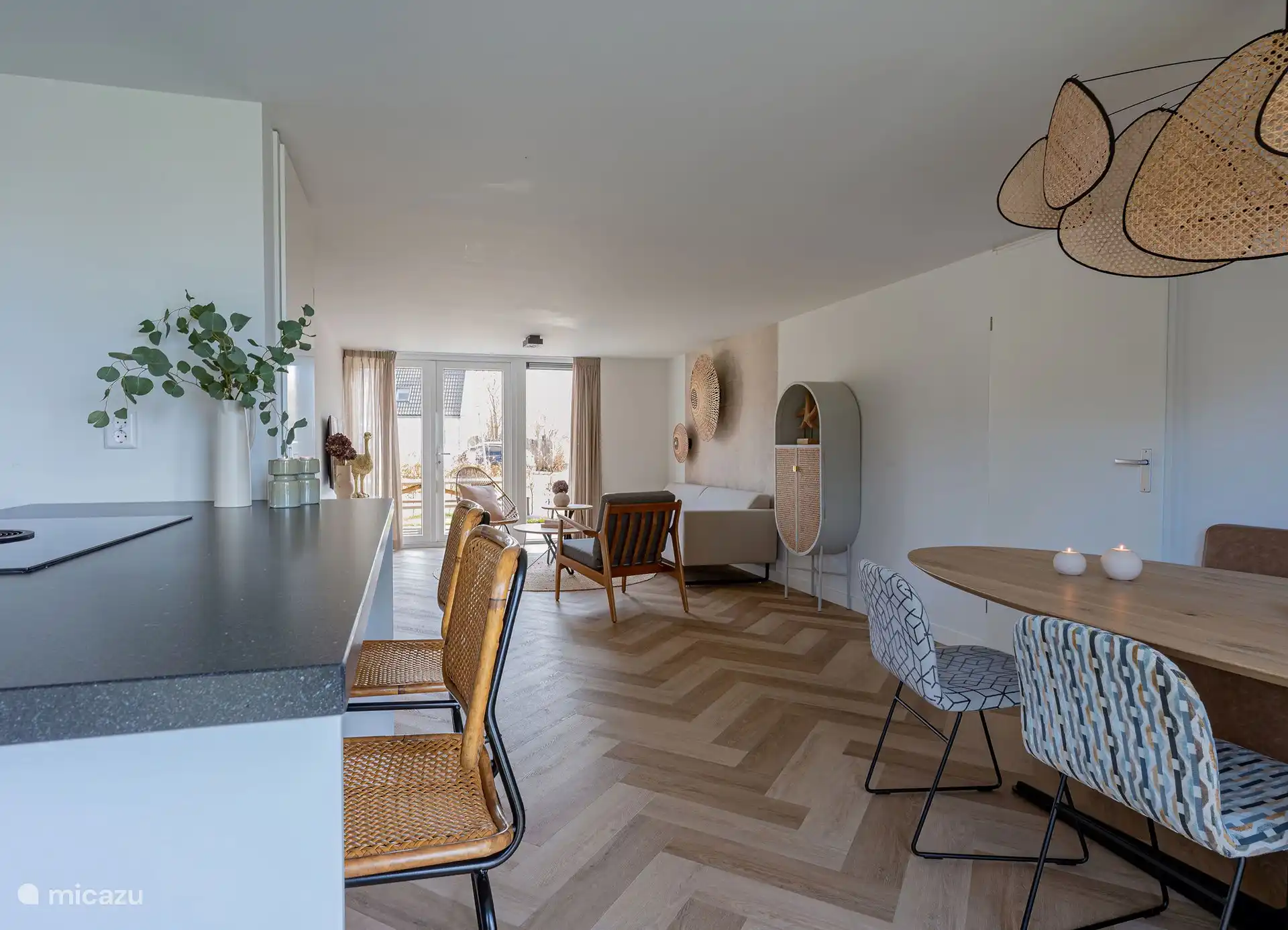 Das Haus ist ansprechend und gemütlich eingerichtet.