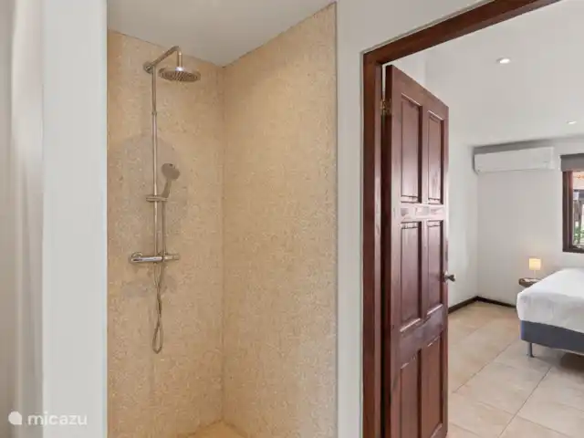 Villa Solaya 4, Jan Thiel | Curaçao, Banda Ariba (est), Jan Thiel - villa Douche