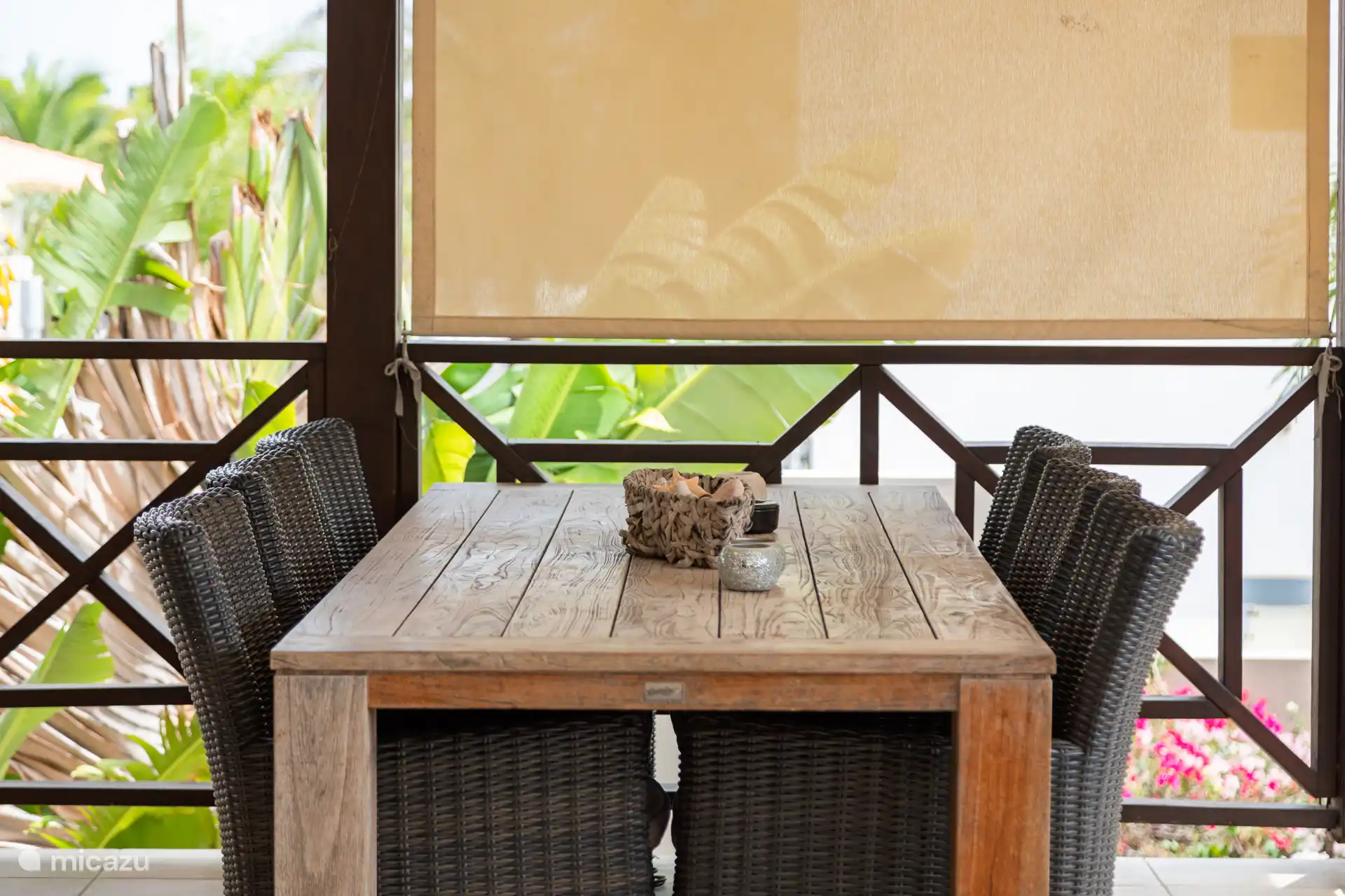 Sun protection for eating in the shade