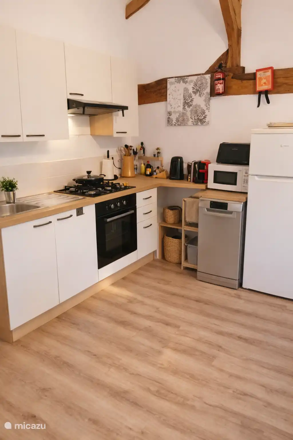 Keuken met afwasmachine