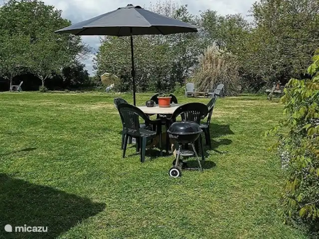 Location de Vacances France, Charente, Chirac, gîte / cottage - Chabanais Siège dans le jardin général en bas.