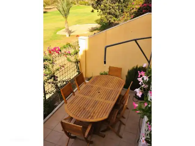 Baviera Golf - Casa Hoyo 6 | Julio-Agosto en España, Costa del Sol, Caleta de Vélez - casa vacacional Terraza con preciosas vistas al campo de golf, máximo disfrute