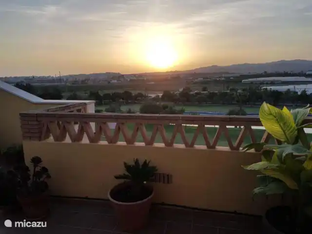 Baviera Golf - Casa Hoyo 6 | Julio-Agosto en España, Costa del Sol, Caleta de Vélez - casa vacacional Impresionante puesta de sol desde la terraza