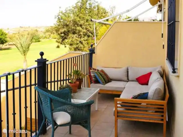 Baviera Golf - Casa Hoyo 6 | Julio-Agosto en España, Costa del Sol, Caleta de Vélez - casa vacacional Balcón con hermosa vista al campo de golf, pura relajación