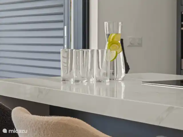 Location de Vacances Curaçao, Banda Ariba (est), Mambo Beach, appartement - Crystal Sands Resort Curaçao Îlot de cuisine avec bar