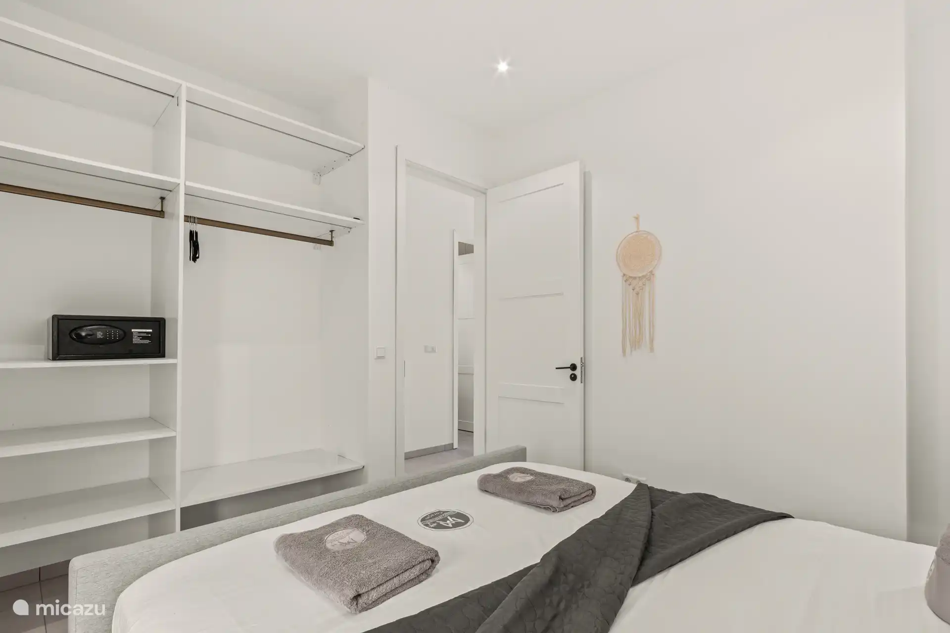 Linen and towels provided.