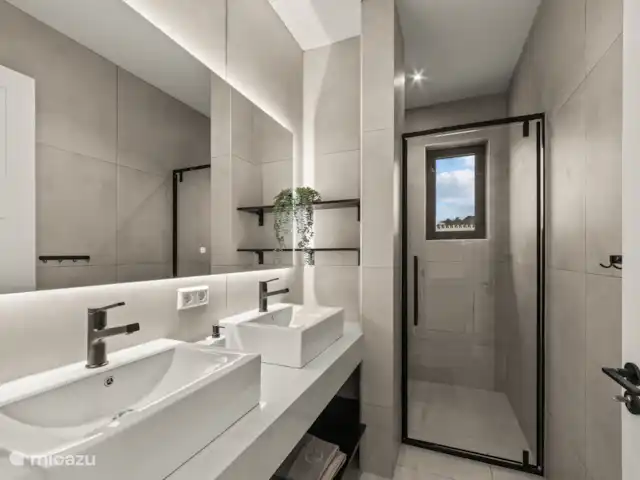 Location de Vacances Curaçao, Banda Ariba (est), Mambo Beach, appartement - Crystal Sands Resort Curaçao Salles de bains de luxe