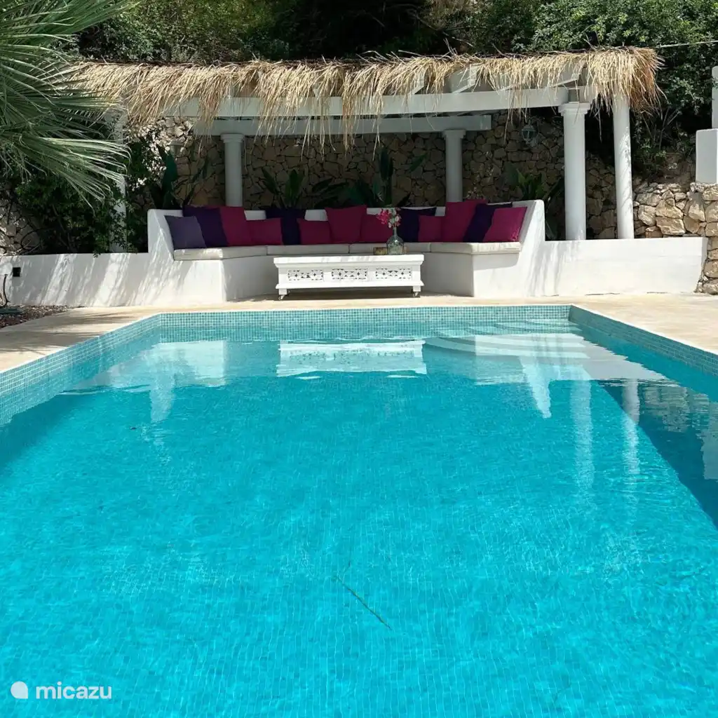 Ibiza styl villa + uitzicht op zee
