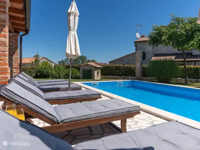 Villa Baldasi 19 en Croacia, Istria, Kastelir-Labinci - villa Tumbonas