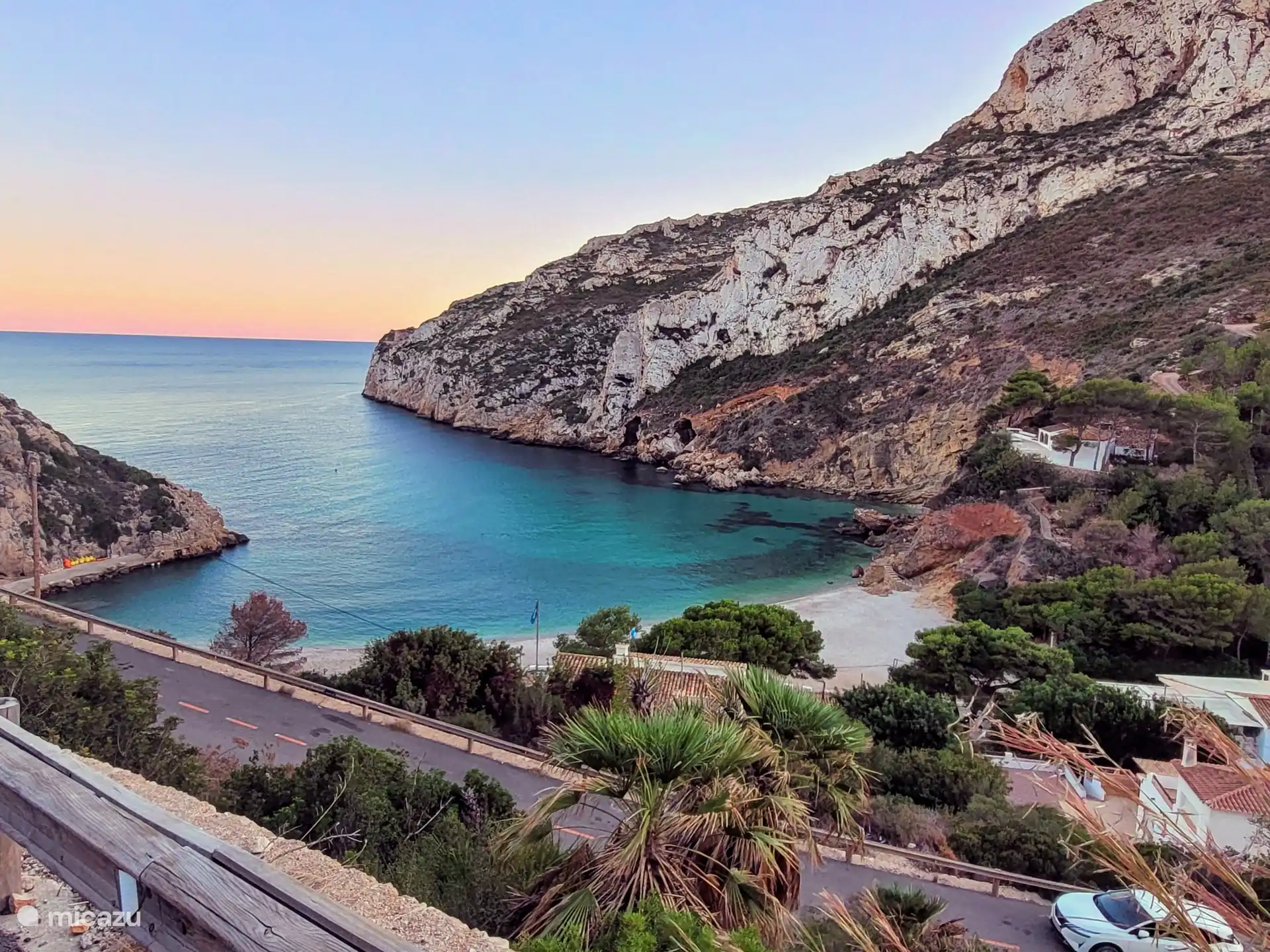 Cala La Granadella, a tan solo 15 minutos 